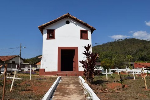 Capela de quase 300 anos passa por restauração em Minas Gerais